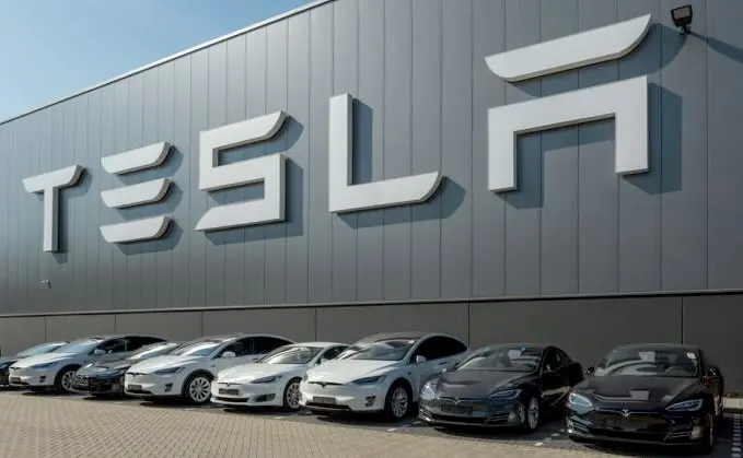Tesla quiere ser proveedor de electricidad en el mercado del Reino Unido